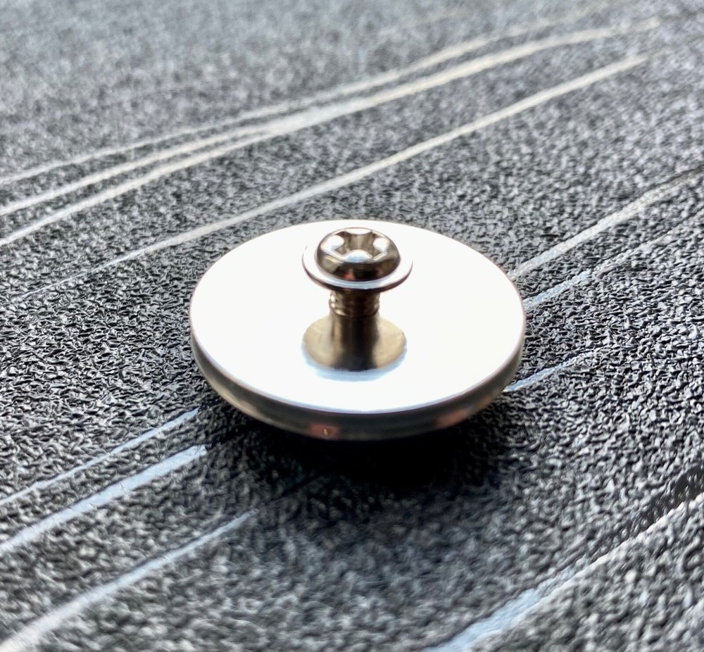 Imperial Officer Code Disc with attachment screw.