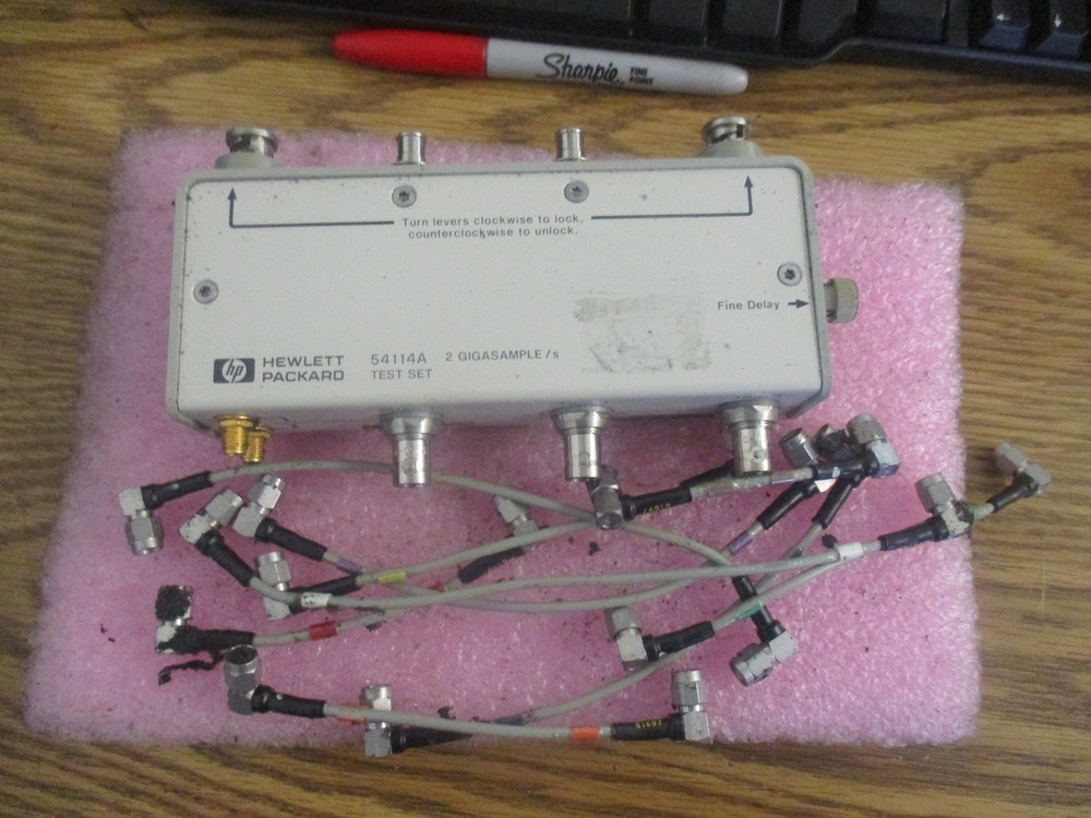 Hewlett Packard Model: 54114A 2 Gigasample /s Test Set with Cables