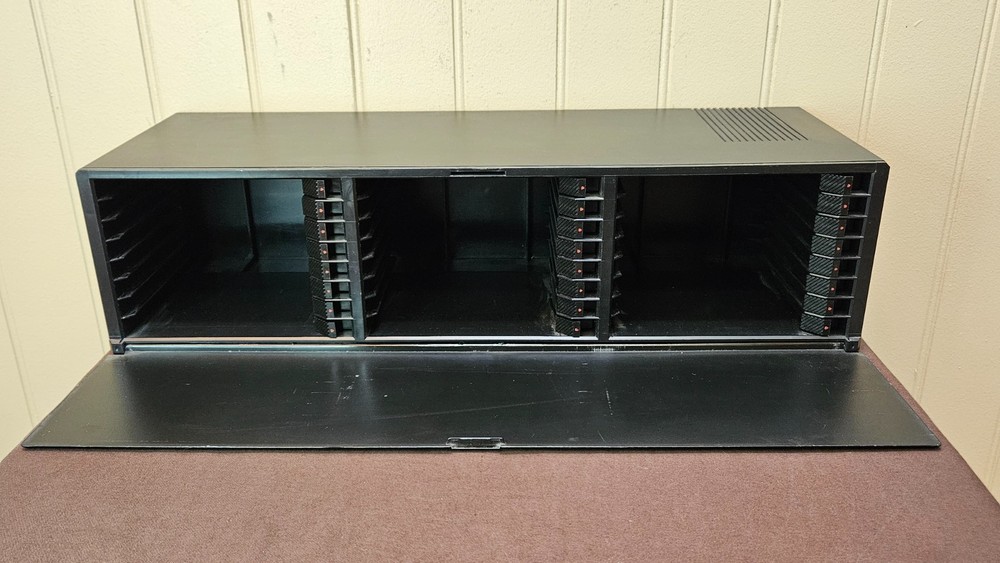 Laserline 24 CD Storage Case Compact Disc Lock And Eject w/Drop-down Door