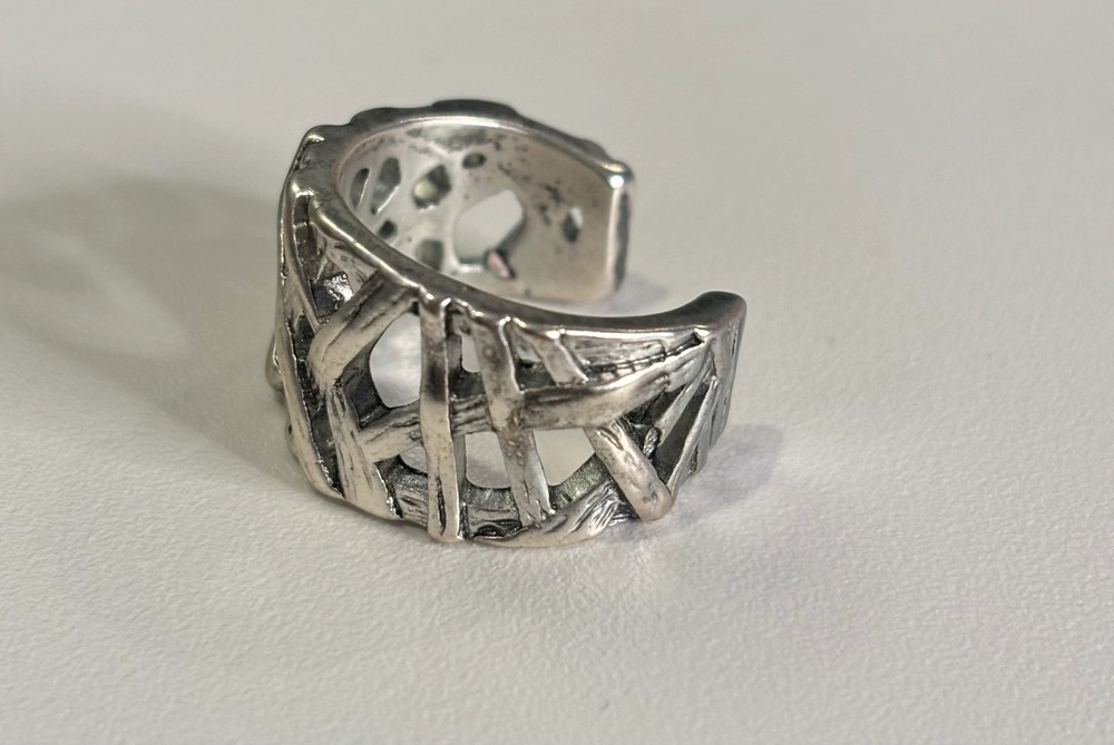 Crisscross Ring
