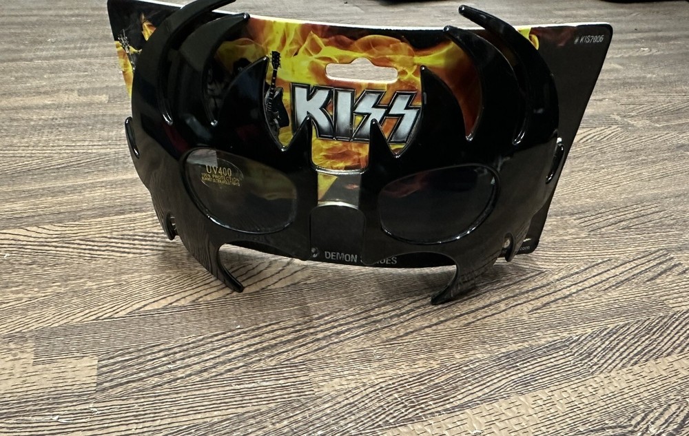 KISS Demon Glasses 2010 Destroyer Sunglasses Kiss Rock Band Catalog NWT
