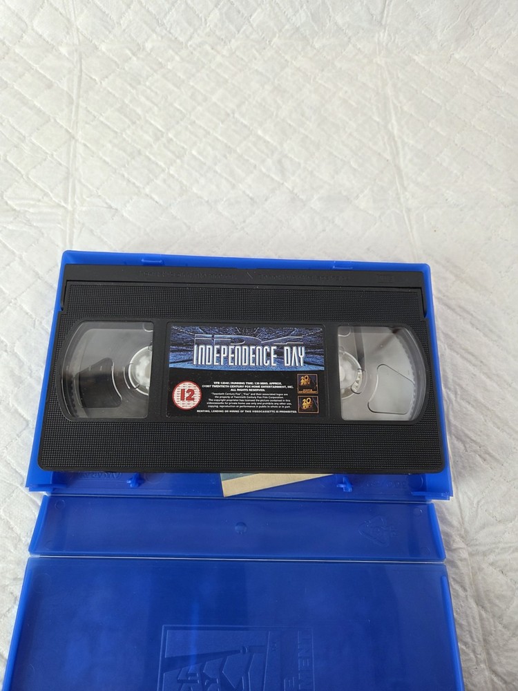 Les Miserables and independence day (VHS)