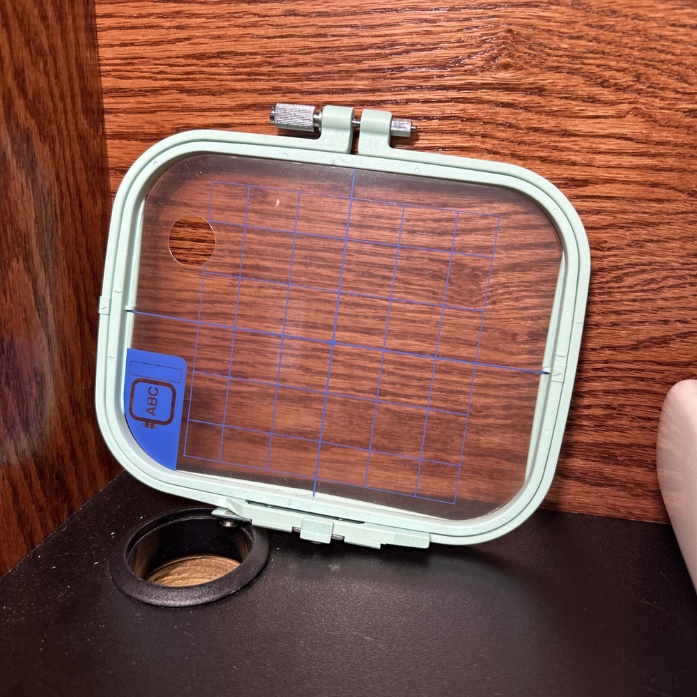 Simplicity, Embroidery Machine, SE3, 5 memory cards