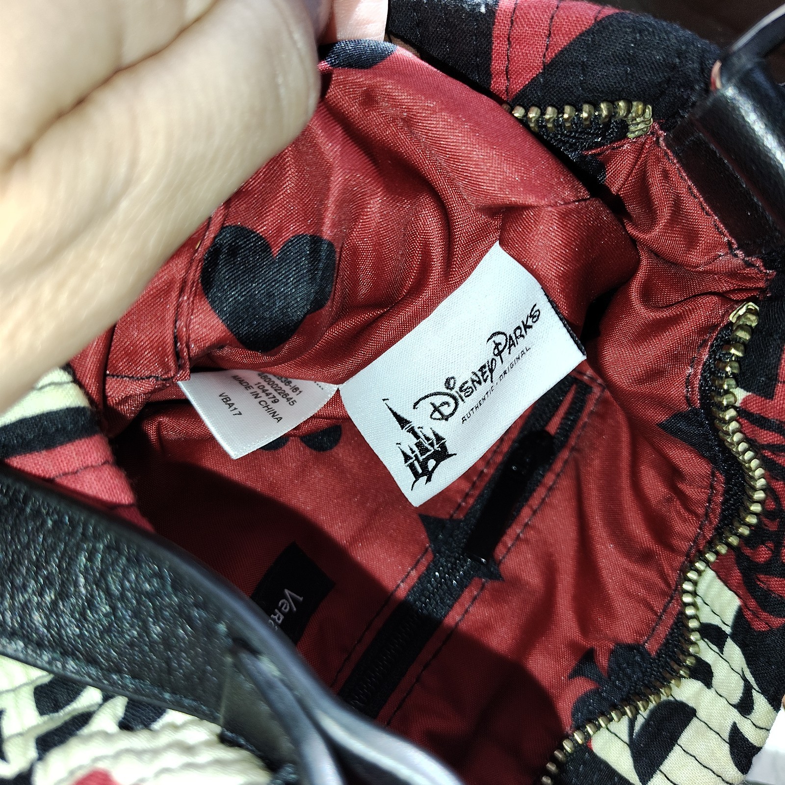 🏰Vera Bradley Disney Alice In Wonderland "Painting The Roses" Bag & Wallet