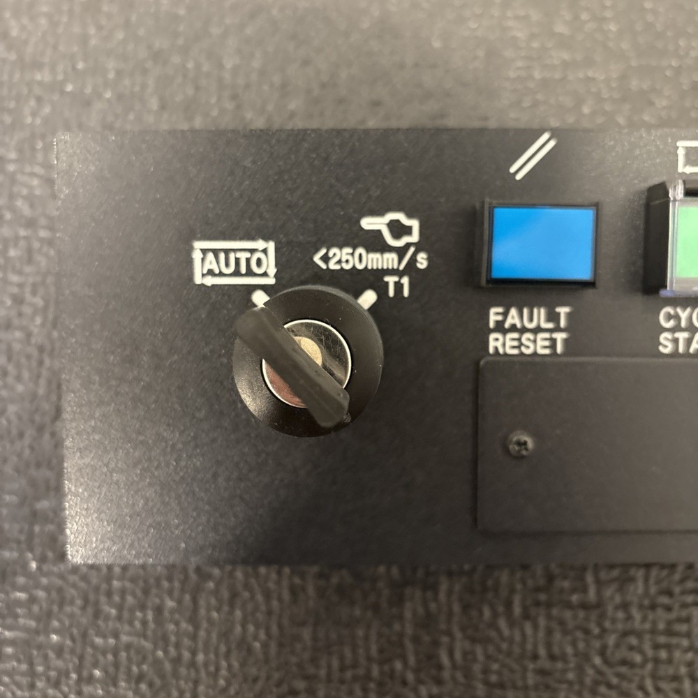 A05B-2601-C004FANUC Robot Controller Operator Panel, Key Switch, E-Stop