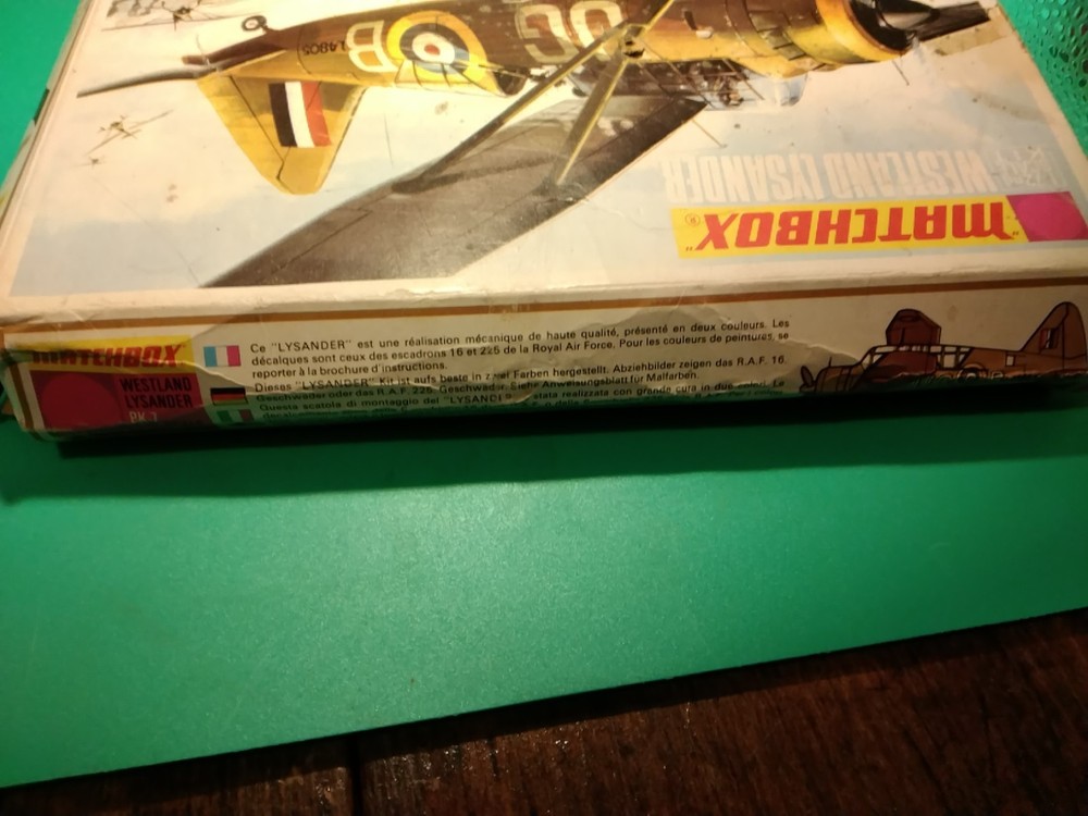 A Mixed Lot Of Collectables