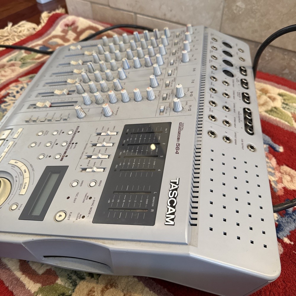 Tascam Digital PortaStudio 564 - Powers On / Untested