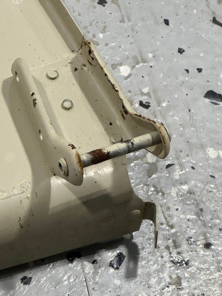 CESSNA 172 C CABIN INTERIOR PANELS - LOWER