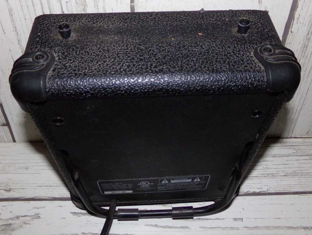 GM-05 9” Inch Guitar Practice Amplifier Powers On