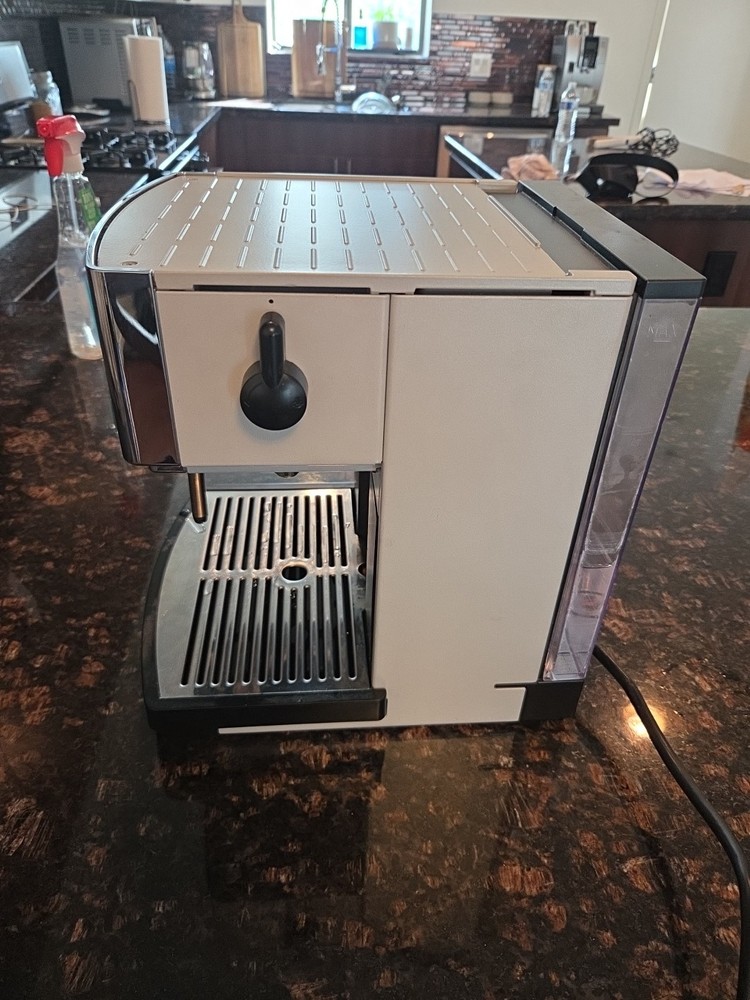 Nespresso D300 Coffee Machine