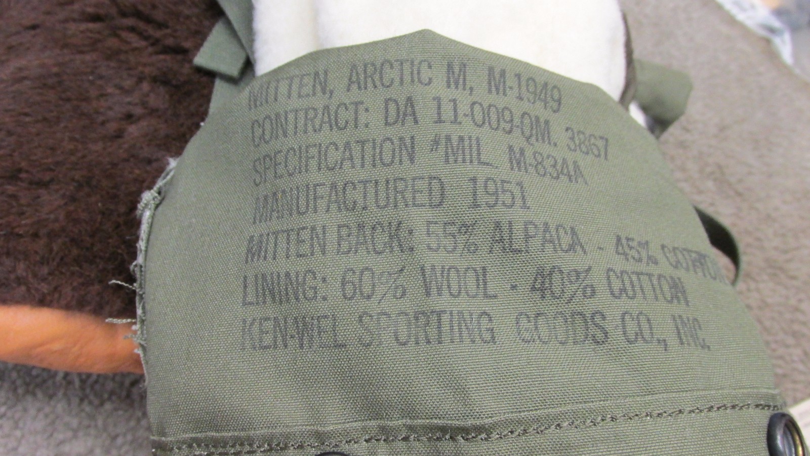 US KOREAN WAR ERA M1949 ARCTIC MITTENS NOS 1951 ALPACA FUR EXTREME COLD WEATHER