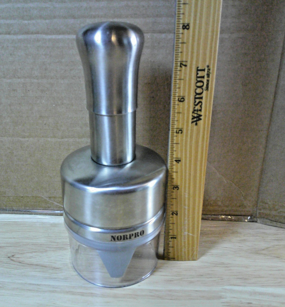 Pre-Owned Norpro Jumbo Capacity Chopper Vegetable Fruit Salad Slicer Push Button