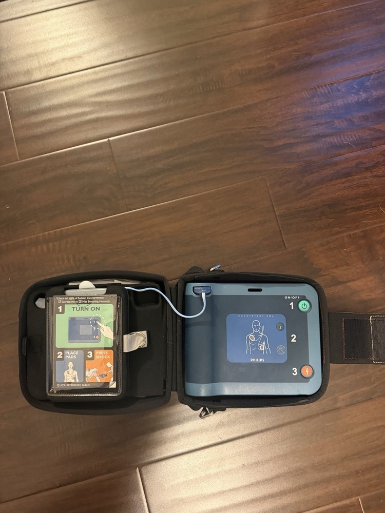 Philips HeartStart FRX Defibrillator Kit