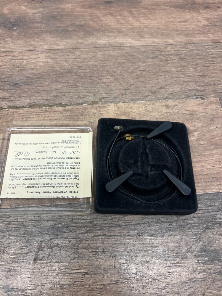 Bruel & Kjaer charge accelerometer Type 4374