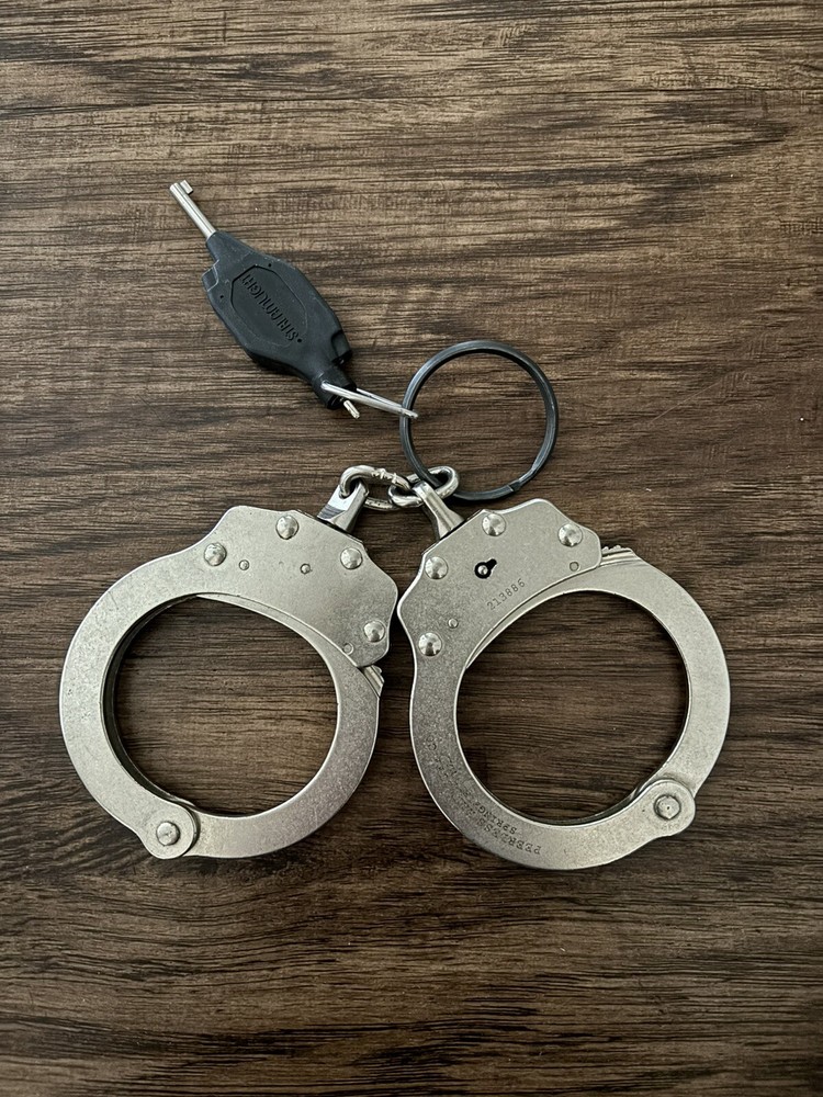 Peerless Model 700 Standard Nickel Handcuff (PEE4710)