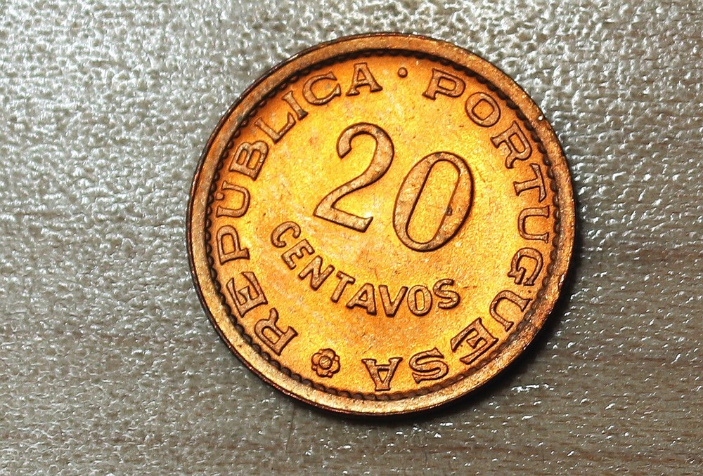 1974 Mozambique 20 Centavos