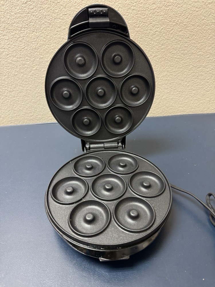 Dash Express Mini Donut Maker! Cute and Stylish!~Never Used!!!