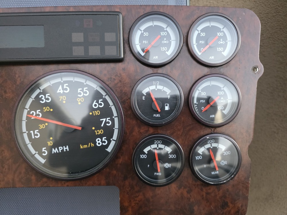Freightliner Century Cluster Dash Panel A22-48313-011