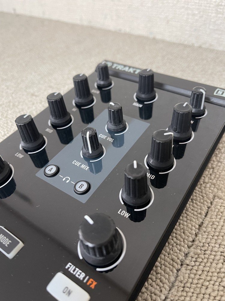 Native Instruments Traktor Kontrol Z1 DJ Mixing Interface with Transfer ID Used