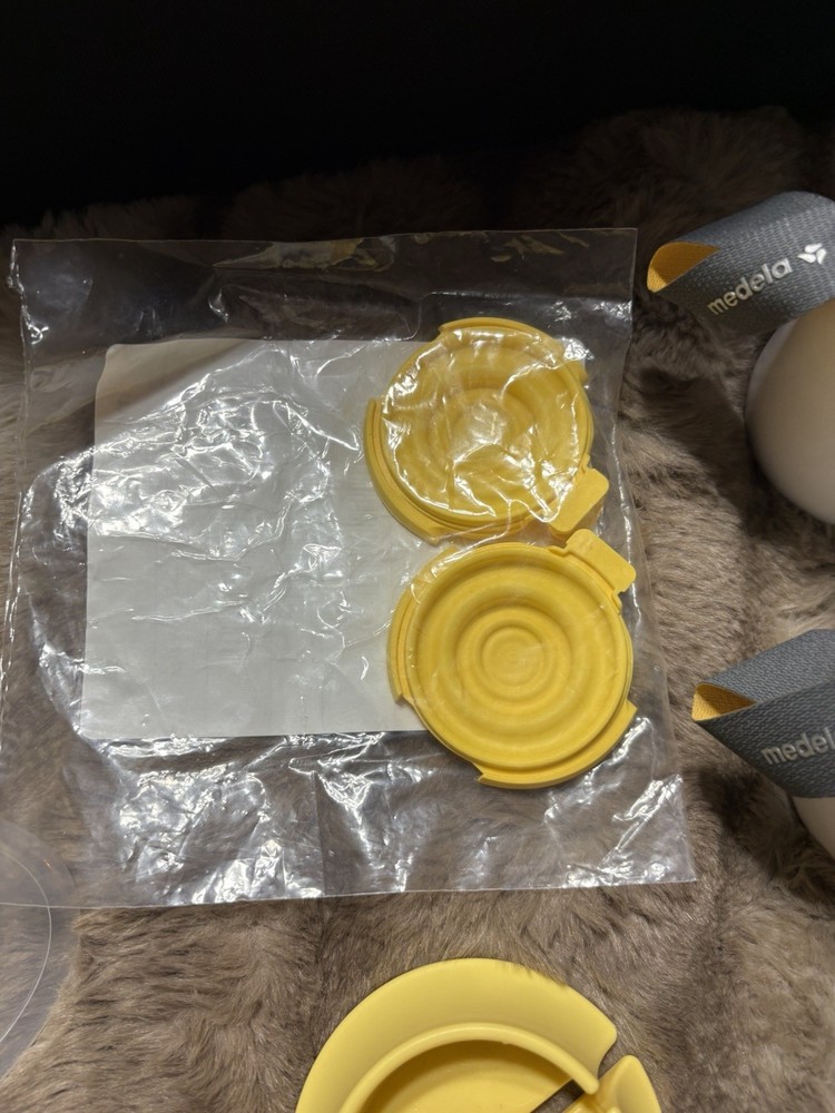 Medela Breast Pump with Backpack and Accessories 2x Pumps