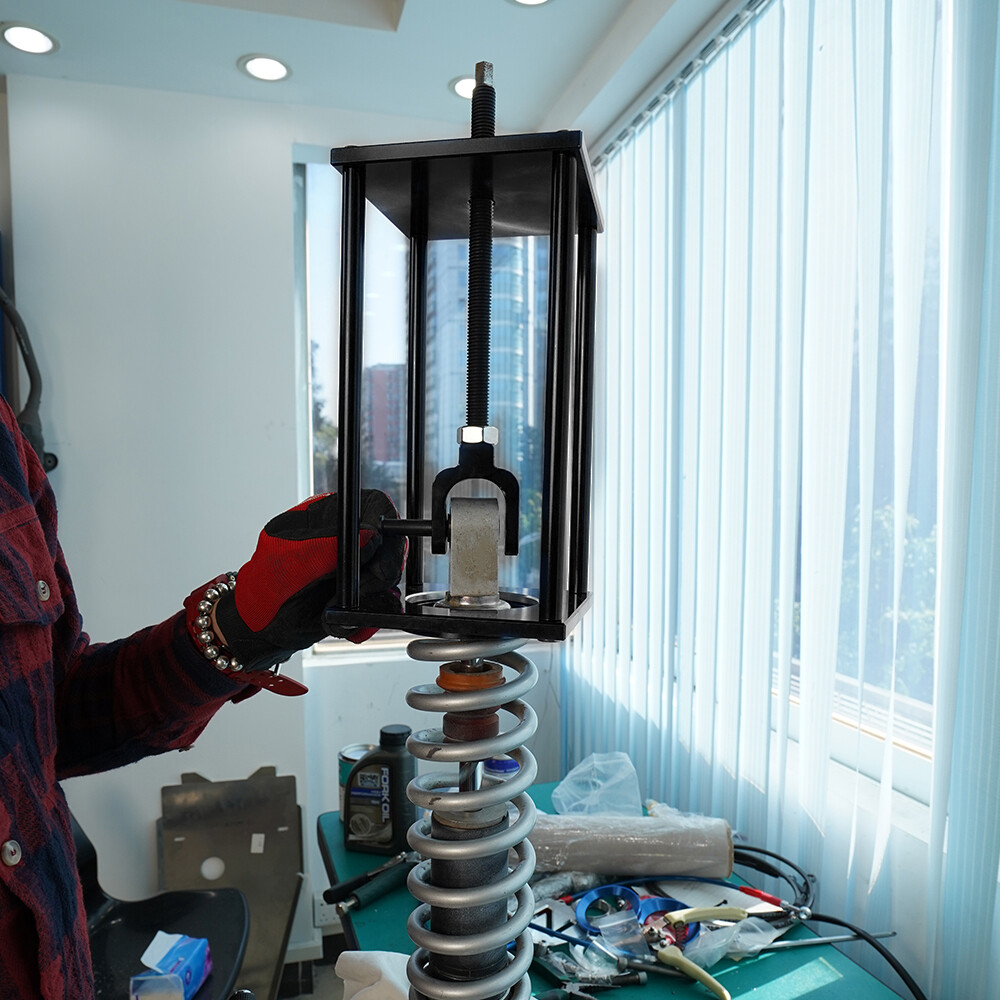 Universal Motorcycle Rear Shock Spring Compressor Adjustable Tool For Harley