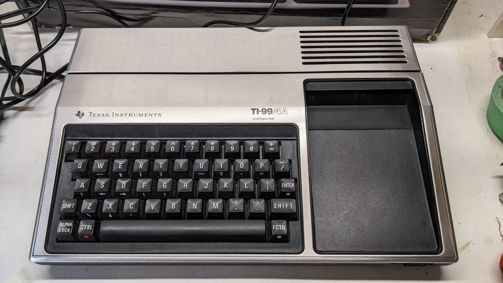 Texas Instruments Ti-99/4A Vintage Computer -bundle- *UNTESTED* Games Box More