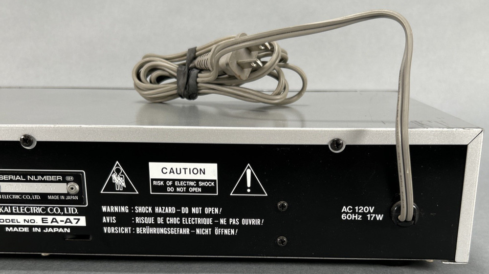 AKAI EA-A7 Graphic Equalizer - Silver