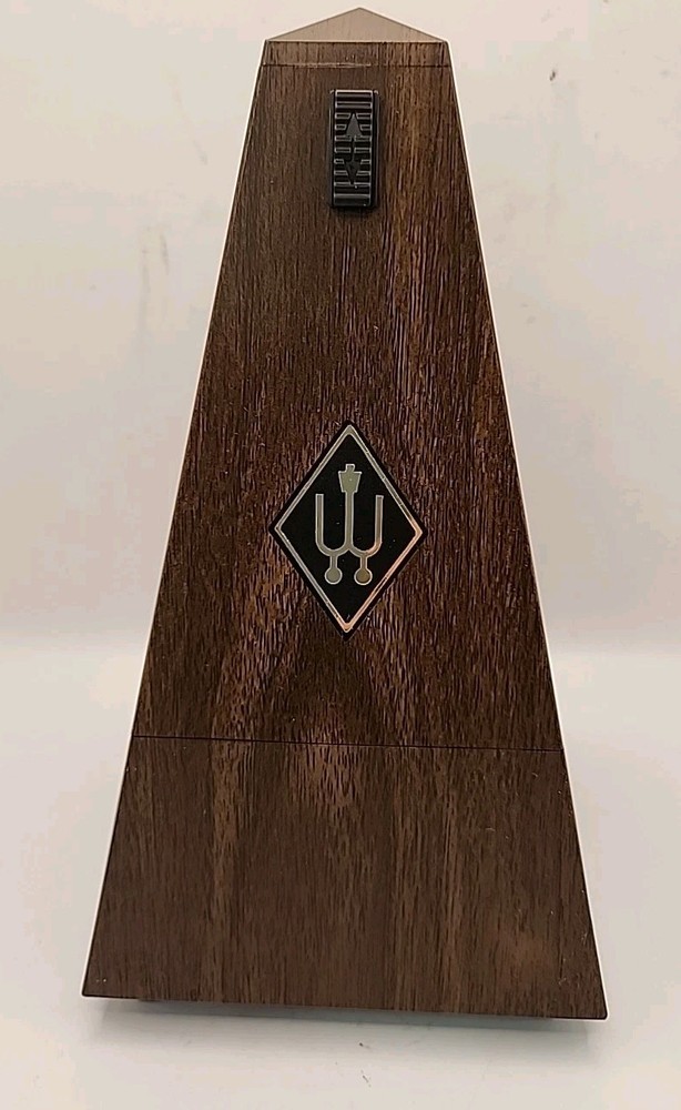 NEW Wittner Plastic Key Wound Metronome - Walnut # 845131
