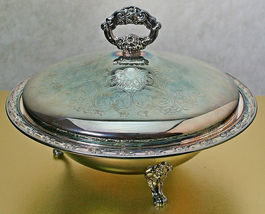 Oneida Silver Plated 3-Footed Round Serving Dish with Engraved Lid