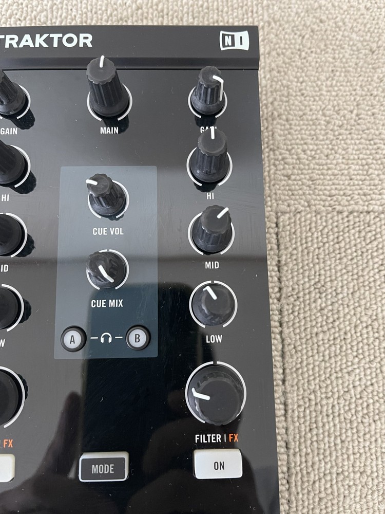 Native Instruments Traktor Kontrol Z1 DJ Mixing Interface with Transfer ID Used