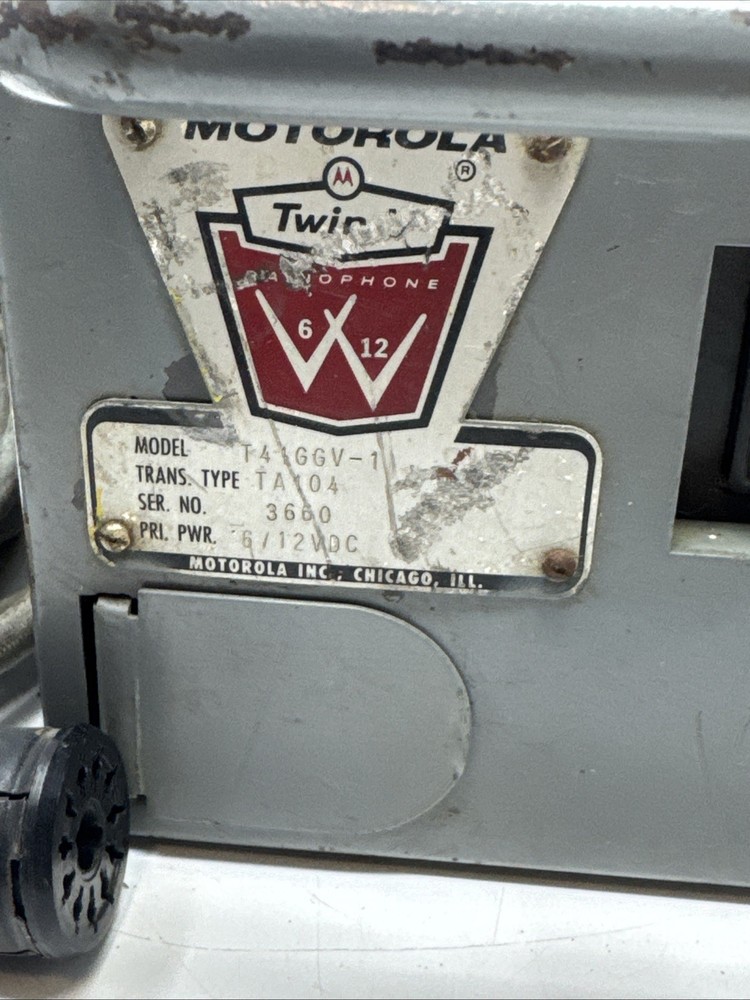 Twin V Motorola Transmitter Radio Model T41GGV-1 Type TA104 Very Rare Untested .