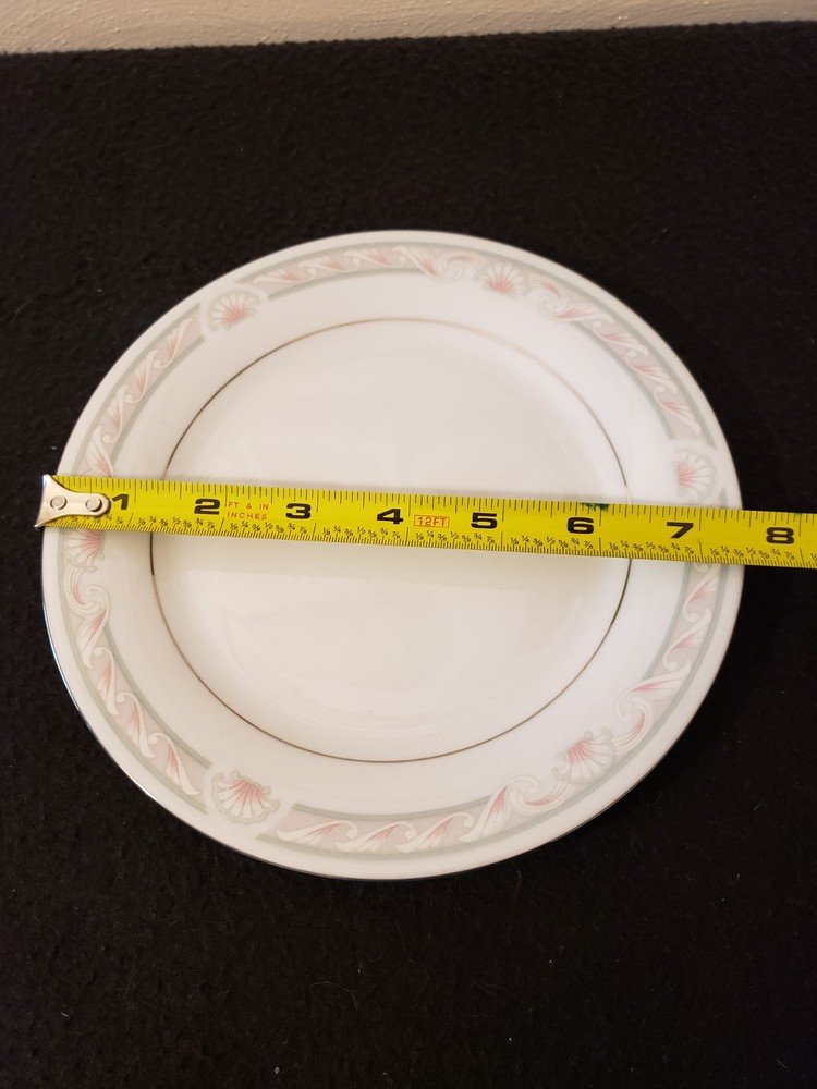 CROWN MING FINE CHINA 5PC. DINNERWARE PLACE SETTING "COQUILLE" PATTERN