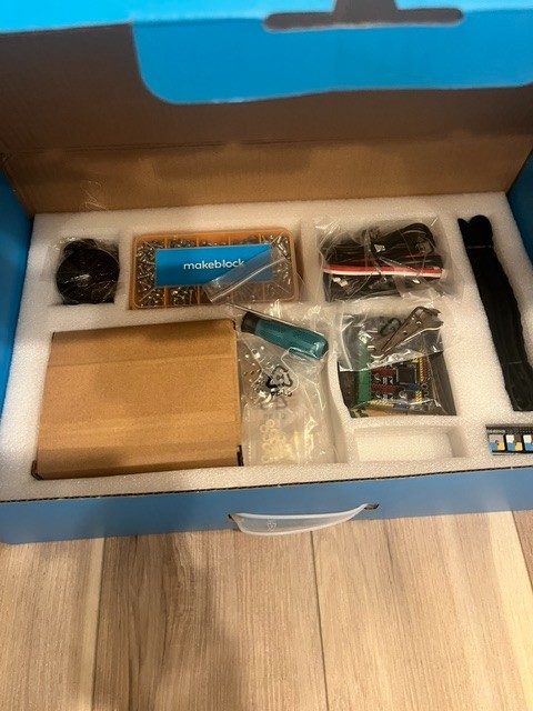 Makeblock Ultimate 2.0 10 in 1 Robot KIt New Open Box