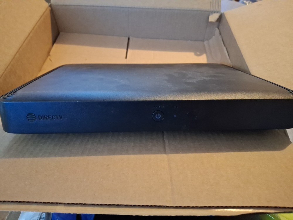 DIRECTV BUNDLE WIRELESS VIDEO BRIDGE & RECEIVER WVB2R0-34 / SEE DESCRIPTION ***