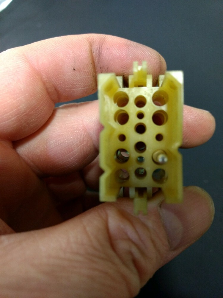 USED Power Connector (No Contacts!)
