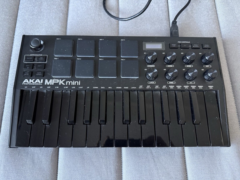 Akai MPK Mini MK3 25 Keys Keyboard Controller - Black