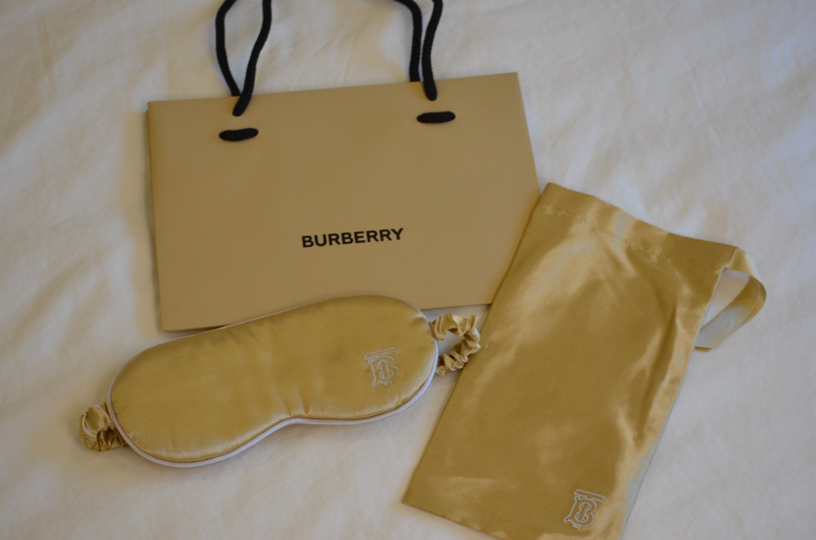 Burberry Beauty Silky Padded Travel Sleep Eye Mask With Pouch & Gift Paper Bag