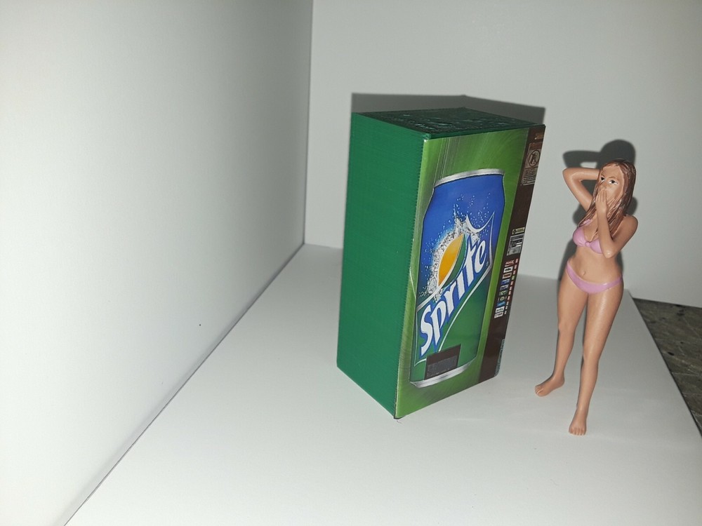 Sprite Pop Machine 1:24 & 1:25 Scale For Diorama Accessory Items