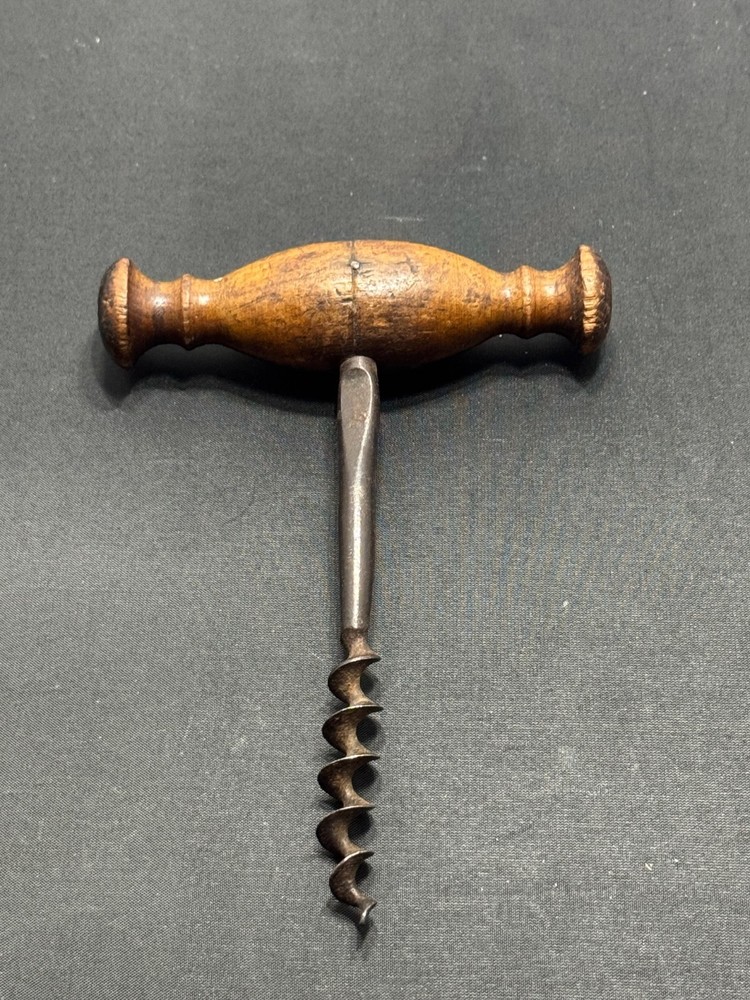 D-124 ANTIQUE PRIMITIVE RUSTIC CORKSCREW W/ BARREL HANDLE BARWARE