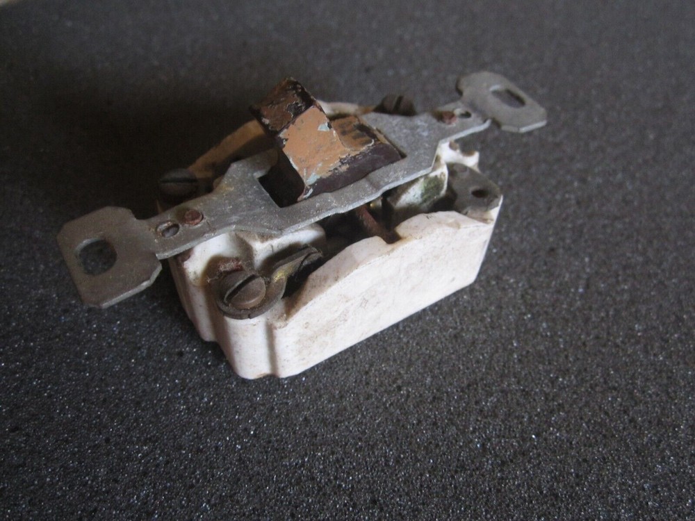 ANTIQUE PAULDING PORCELAIN ELECTRICAL LIGHT SWITCH