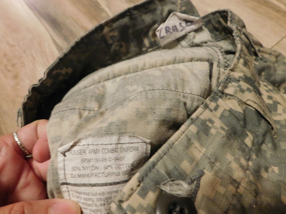 US ARMY ACU PANTS SIZE MEDIUM - SHORT
