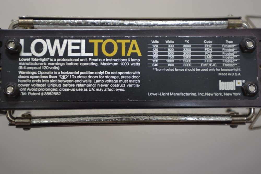Lowel Tota Light with umbrella and light stand