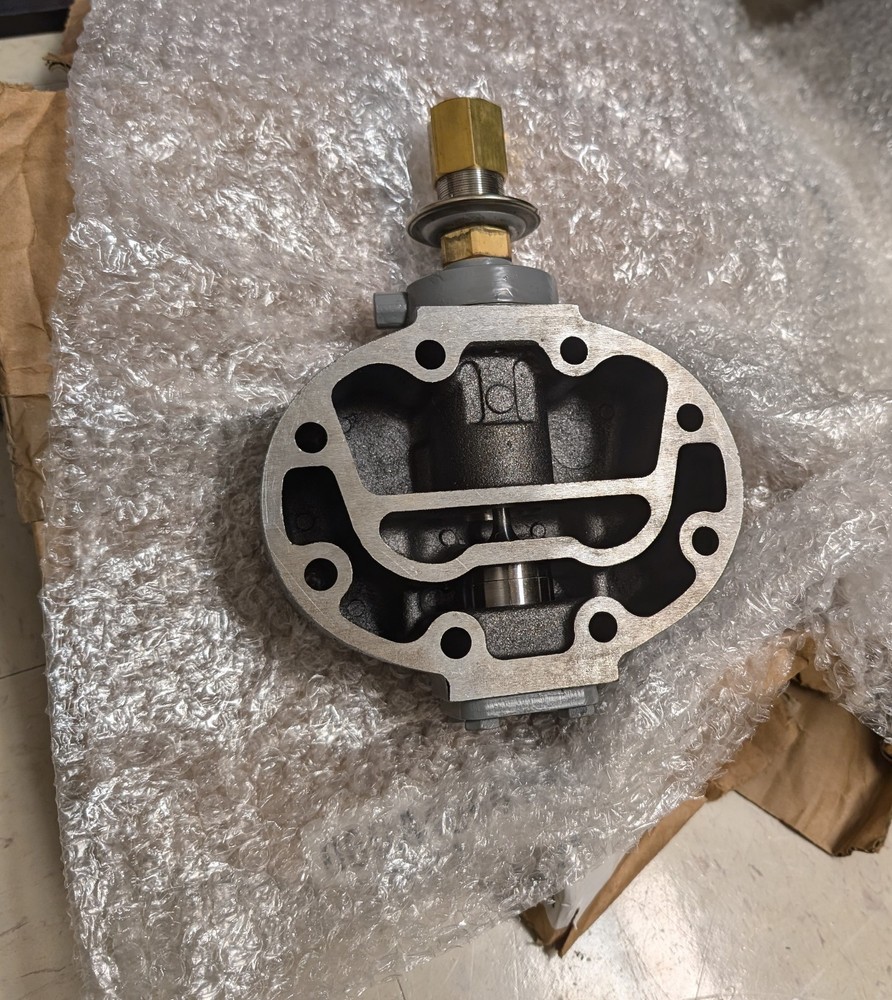 Carrier Carlyle 06DA504604 Compressor head, high powered
