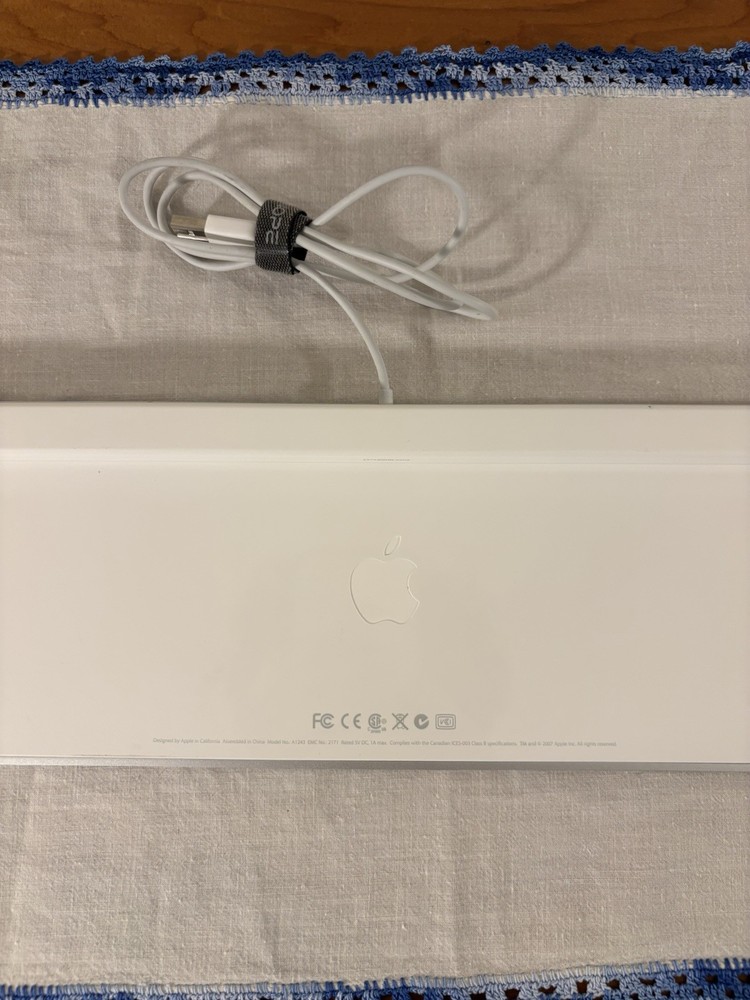 Apple Wired Keyboard With Numeric Keypad Model A1243