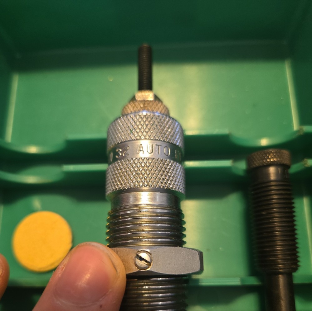 Lyamn 32 Acp Decapping/Sizing Die with shellholder Pre-owned #153