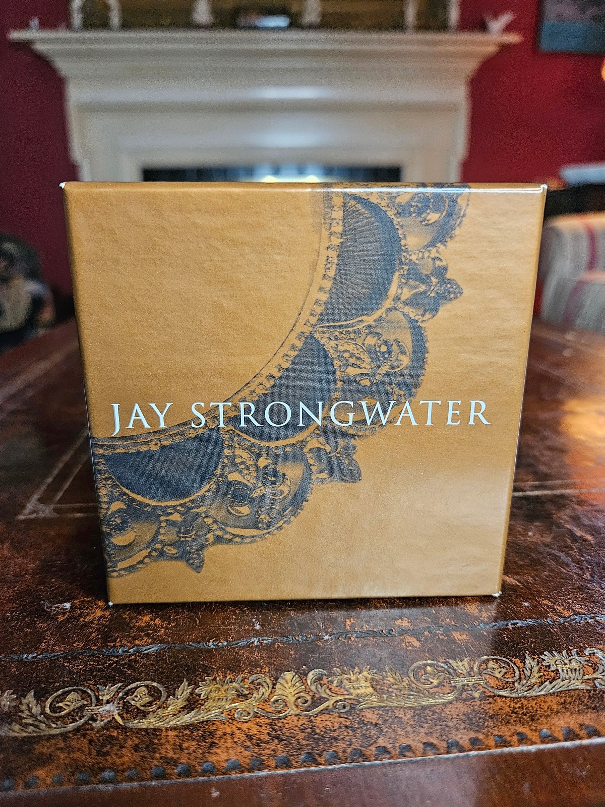 Jay Strongwater Agatha Swarovski Crystal Enamel Round Green Mauve Frame W/Box