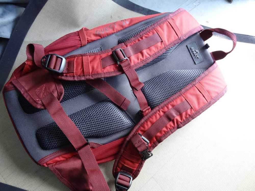 Quest Hydration Backpack 2L -Red Maroon -"LIFEGUARD"