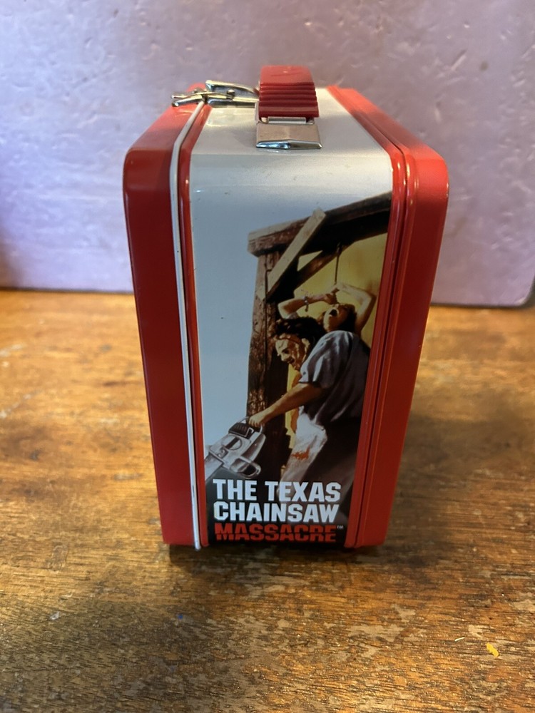 NECA ‘THE TEXAS CHAINSAW MASSACRE LUNCHBOX’ w/ THERMOS!