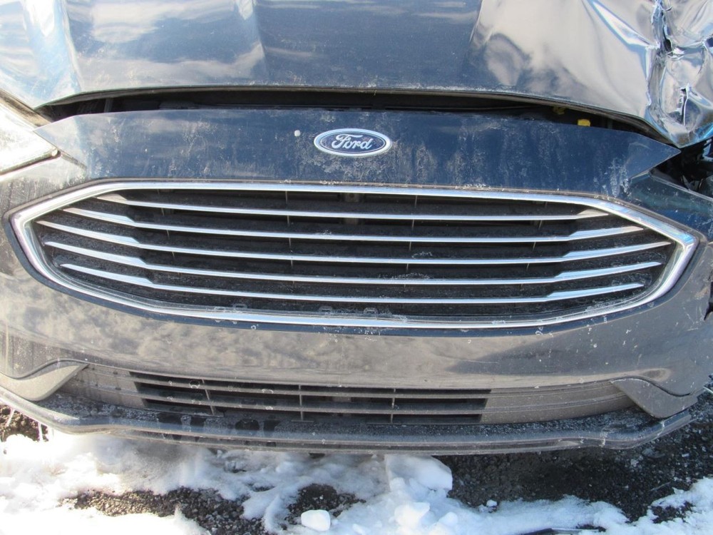 FUSION 2020 Glove Box 1022907