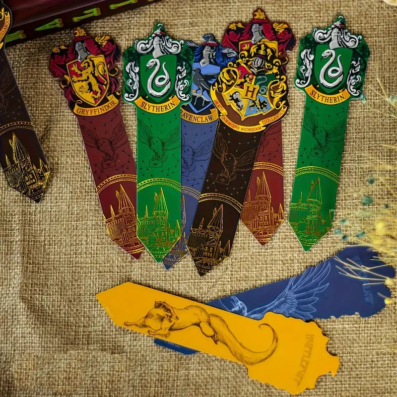 5 Harry Potter Hogwarts Bookmarks - Slytherin, Gryffindor, Ravenclaw, Hufflepuff